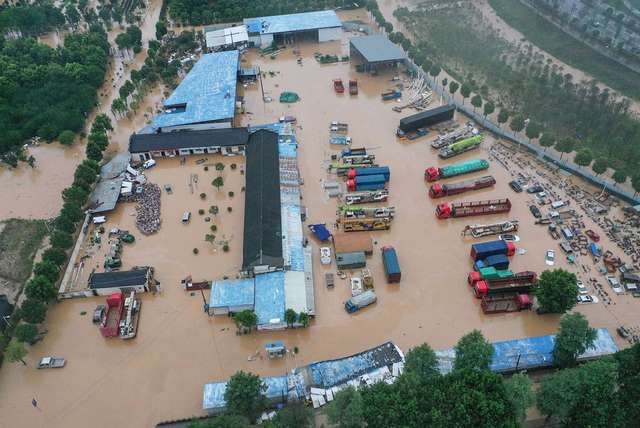 Chiny pod wodą, Powódź uderza w łańcuch dostaw. Sprawdzony partner niczym koło ratunkowe.